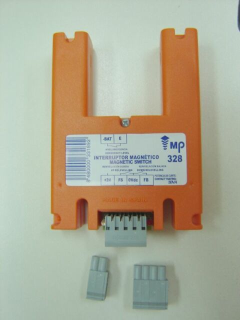 TRIPLE MGN MGN SWITCH 328