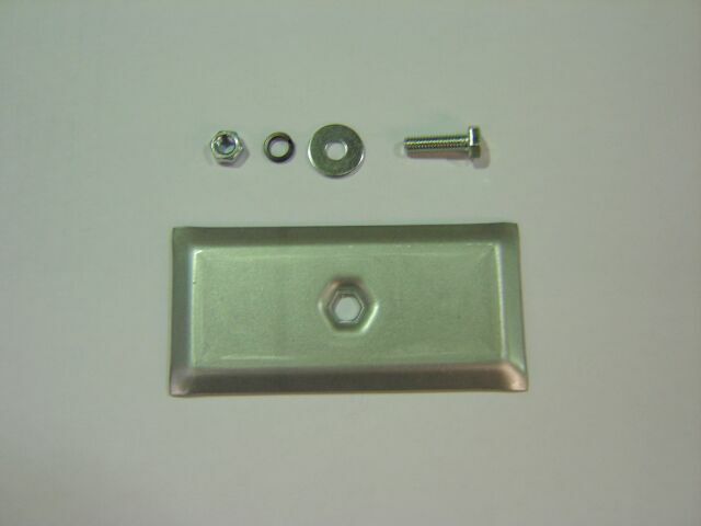 SKIRTING FIXING PLATE +SCREW M6X25 (50 UNIT)